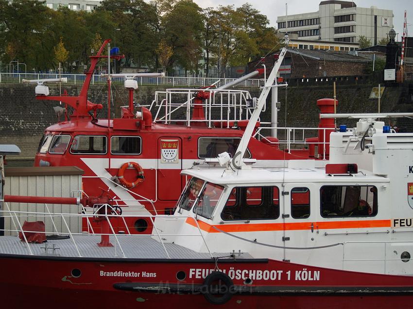 Feuerloeschboot 10-2      P100.JPG